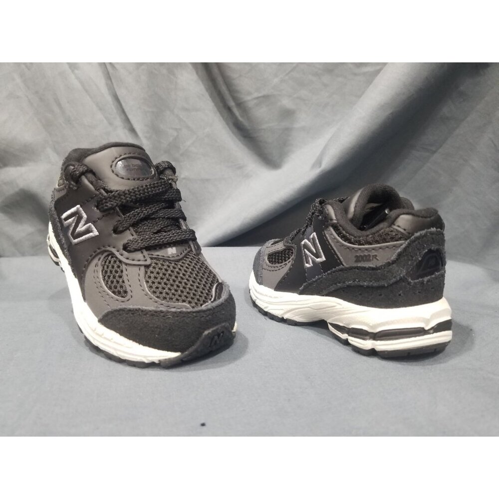 New Balance Toddlers 2002 IC2002BK Lace Up Black White Size 4 NEW NO BOX!